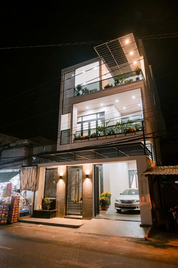 Mặt tiền ban đêm